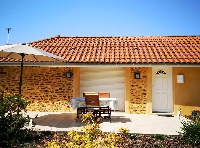 Maisonnette Renovee Lacrabe